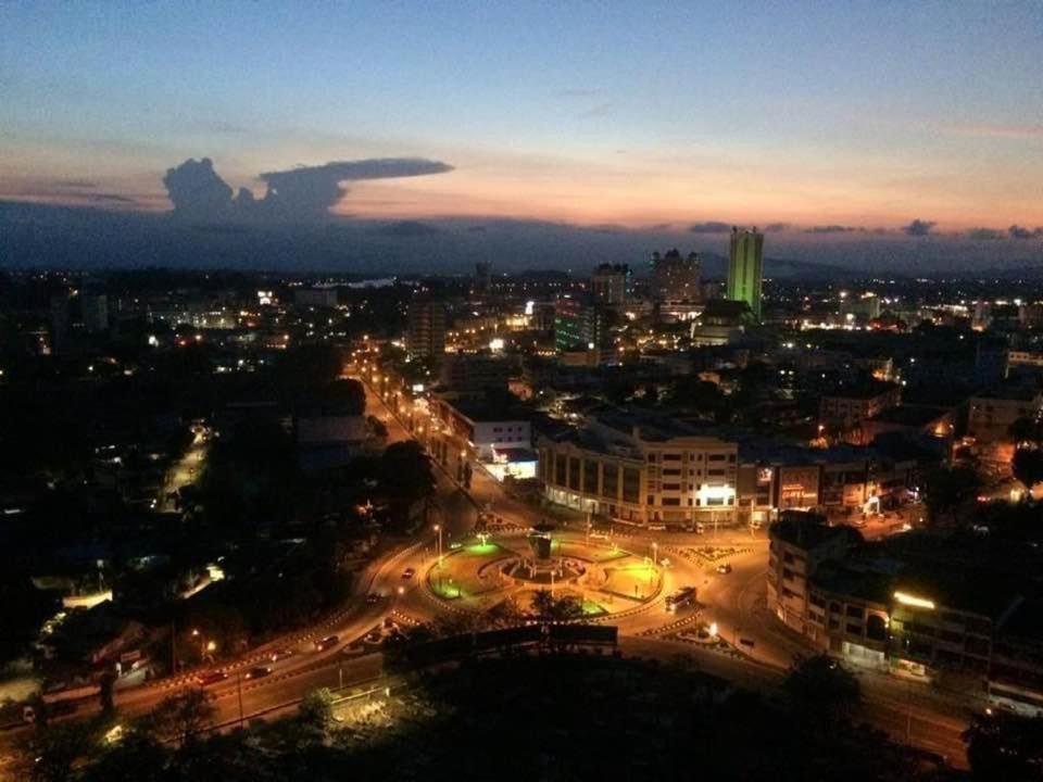 Dnaura Homestay Batu Buruk Terengganu Kuala Terengganu Exterior foto